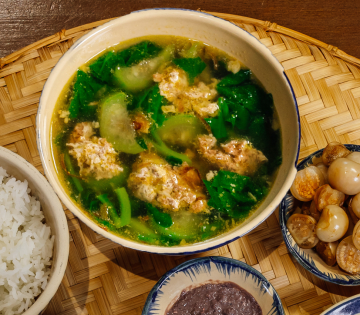Canh cua mướp và mồng tơi